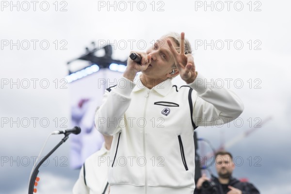 Felix Brummer (Felix Kummer), singer of Kraftklub at a secret gig of the band at the Rock am Ring Festival on Saturday, Nürburgring race track race track, 07.06.2025