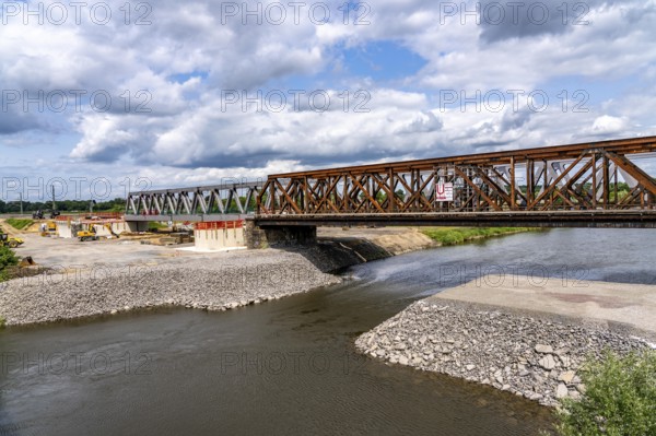 Reconstruction, extension of the Emmerich-Oberhausen railway line, three tracks, including 47 new or adapted bridges, here the new construction of railway bridges over the Lippe near Wesel, at the moment only 1 track in operation, ICE runs towards the Netherlands, the old bridges are replaced by new ones, extension of the Dutch Betuwe line from the port of Rotterdam, part of the European freight transport corridor Rotterdam-Genoa, 1300 KM long, Wesel, North Rhine-Westphalia, Germany