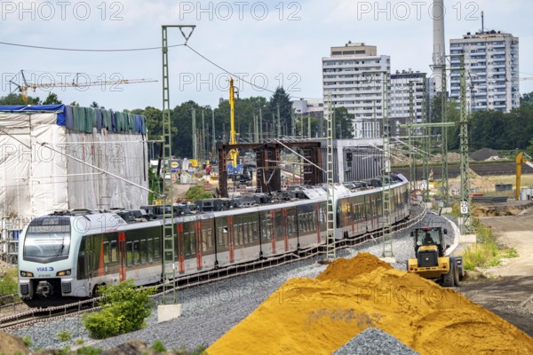 Reconstruction, extension of the Emmerich-Oberhausen railway line, three tracks, including 47 new or adapted bridges, here the new construction of railway bridges over the Lippe near Wesel, currently only 1 track in operation, VIAS regional express, the old bridges are being replaced by new ones, extension of the Dutch Betuwe line from the port of Rotterdam, part of the European freight corridor Rotterdam-Genoa, 1300 KM long, Wesel, North Rhine-Westphalia, Germany