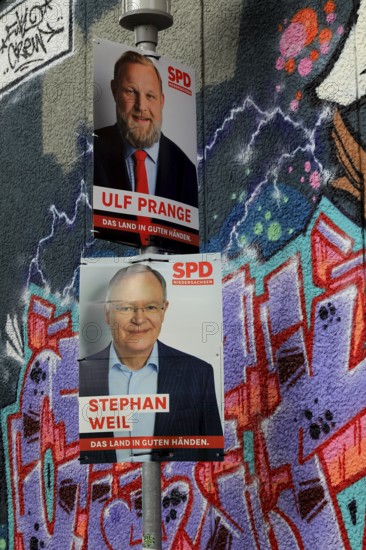 Election posters by Stephan Weil and Ulf Prange, SPD, The Land in Good Hands, 2022, Oldenburg, Lower Saxony, Germany