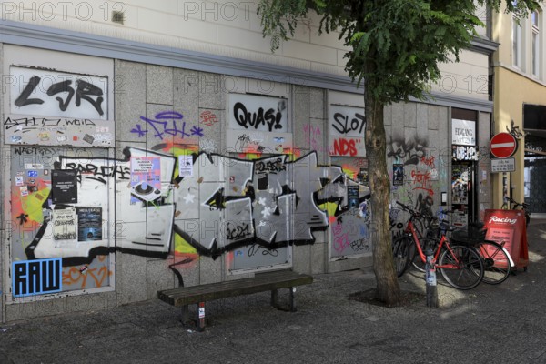 Cityscape with fully lubricated walls, Oldenburg, Lower Saxony, Germany