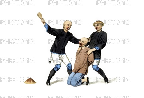 Jurisdiction, torture and punishment in medieval China, punishment of a boatman. A type of penalty intended for boaters. After being convicted of misconduct, the boatswain is forced to kneel down: One of the judicial officers prevents him from backing away while another grabs him by the hair and gives him a certain number of blows on each side of the face with a type of double battledore made of thick leather, authentic, digitally restored reproduction from an 18th-century original, exact date of depiction unknown, historical
