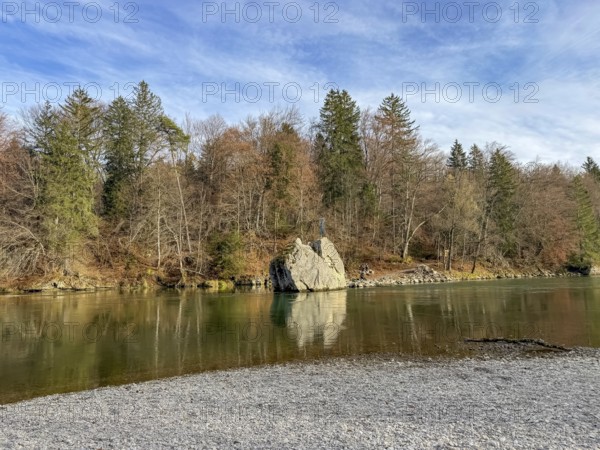 Georgenstein, rock with a saint in the river Isar with autumn colors, Isartal landscape protection area, near Baierbrunn, Upper Bavaria, Bavaria, Germany