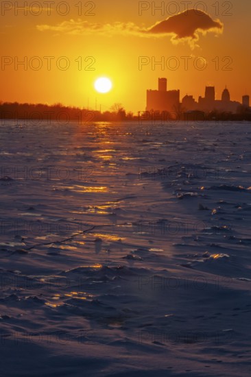 Detroit, Michigan USA - 4 February 2026 - The ice-choked Detroit River near downtown Detroit. Recent cold weather has covered half of the surface of the Great Lakes with ice, including virtually all of Lake Erie, which is downstream from Detroit