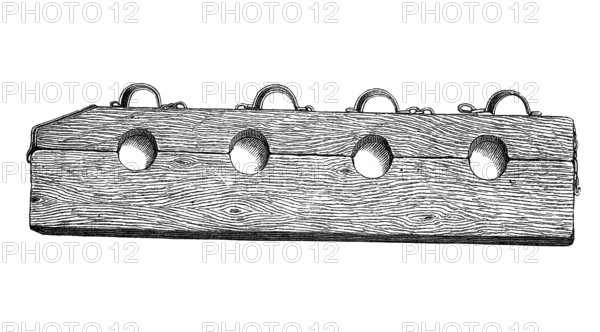 Instrument of torture: The stick - The prisoner had to put his legs through the holes, his arms were pushed through two of the iron hoops. As a result, he was placed in a curved, pain-relieving position, woodcut from 1864