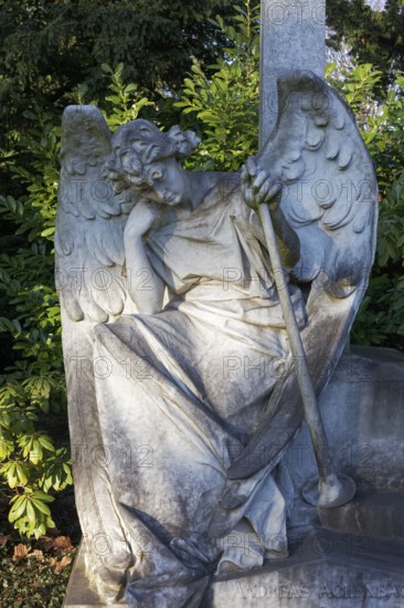 Tomb of painter Andreas Achenbach, grave angel of sculptor Karl Janssen, Nordfriedhof Düsseldorf, North Rhine-Westphalia, Germany