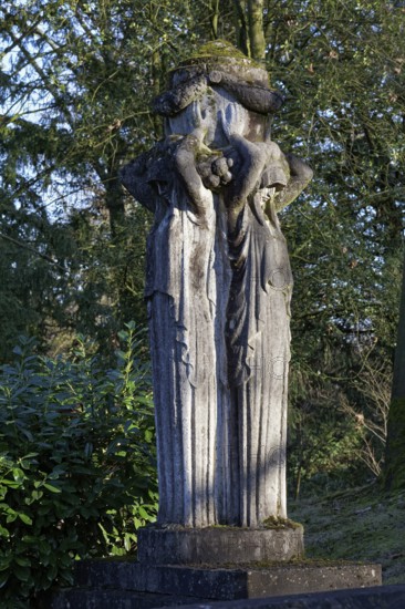 Tomb sculpture with female caryatids by sculptor Fritz Klimsch, Behrens grave site, Nordfriedhof Düsseldorf, North Rhine-Westphalia, Germany