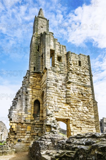 Ruins of Warkworth Castle, River Coquet, Warkworth, Northumberland, England, UK