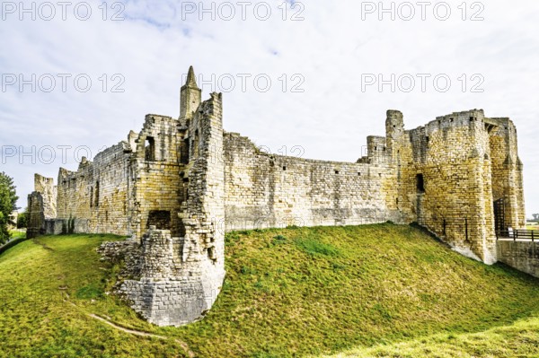 Ruins of Warkworth Castle, River Coquet, Warkworth, Northumberland, England, UK
