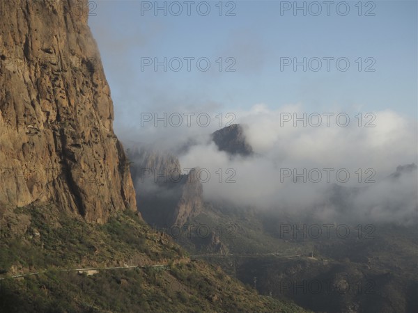 Rocky mountains with clouds and wide views, GC 60 near La Cumbre, Gran Canaria, Canary Islands, Canary Islands, Spain