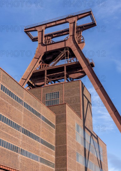 Zollverein colliery, Doppelbock conveyor scaffolding of shaft 12, Wipperhalle, UNESCO World Heritage, Essen, North Rhine-Westphalia, Germany