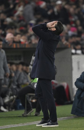 Coach Gerardo Seoane BSC Young Boys Bern on the sidelines disappointed gesture soccer, UEFA EUROPA LEAGUE, MHPArena, MHP Arena Stuttgart, Baden-Württemberg, Germany