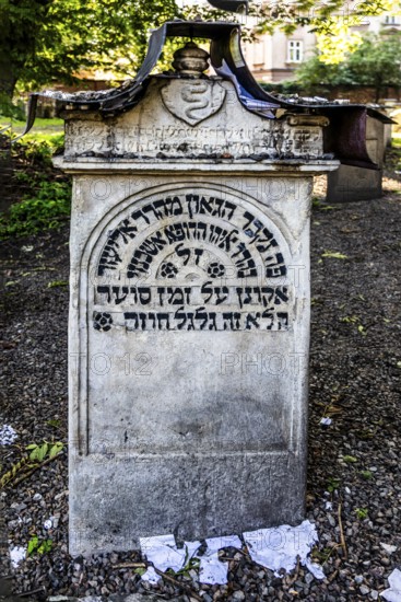 Remuh Cemetery, 1551, Remuh Synagogue, 1553, one of two synagogues still in use today, Kazimierz Jewish Quarter, historically significant district that has developed into an important center of Jewish culture since the 14th century, Krakow, Poland