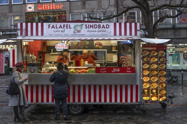 Falafel stand in the pedestrian zone, Nuremberg, Mittelkfranekn, Bavaria, Germany