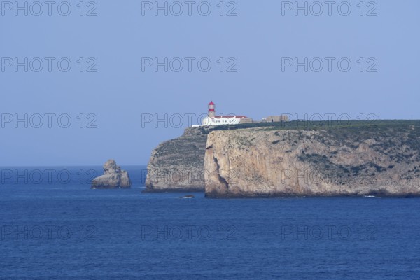 Lighthouse on the cliffs, Cabo de Sao Vicente, Sagres, Algarve, Portugal