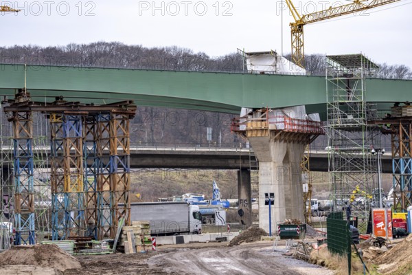 New construction of steel bridges Parts at the Duisburg-Kaiserberg motorway junction, complete conversion and construction of the A3 and A40 intersections, all bridges, ramps, roadways are renewed and partly extended, construction period of 8 years, railway bridges running there will also be renewed, North Rhine-Westphalia, Germany