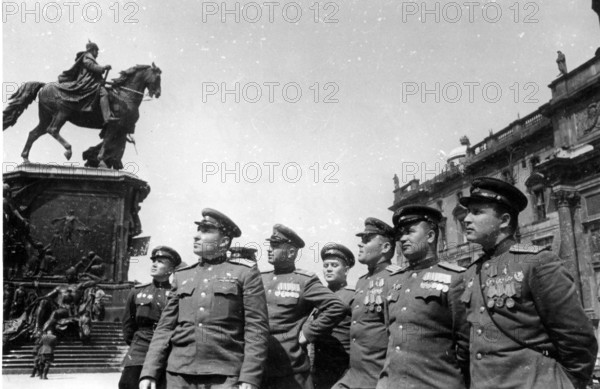 Soviet soldiers look at Berlin, June 1945
