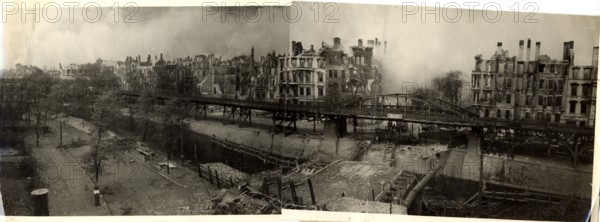 Destroyed residential buildings and S-Bahn tracks, on the Landwehr Canal, Hallesches Ufer, panorama, installation by J. Chaldej from two pictures, Kreuzberg, Berlin in April 1945