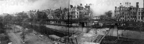 Destroyed residential buildings and S-Bahn tracks, on the Landwehr Canal, Hallesches Ufer, panorama, installation by J. Chaldej from two pictures, Kreuzberg, Berlin in April 1945