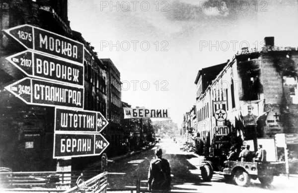 Szczecin, Russian road signs in the streets: 142 km to Berlin, April 1945