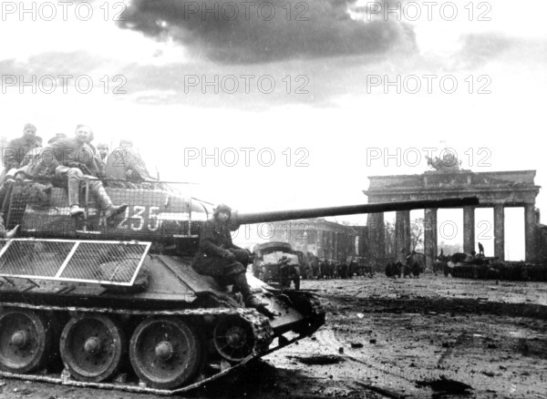 Soviet tanks and Red Army men in front of the Brandenburg Gate, Mitte, Berlin on May 2, 1945