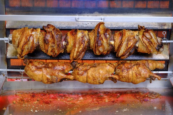 Schweinshaxen, Ente am Grill, Erlebnisgaststätte Erlensee, near Schechen, Upper Bavaria, Bavaria, Germany