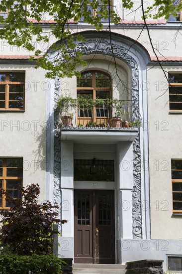 Decorated portal on a villa, art nouveau villas and Wilhelminian era buildings on Kassberg, Chemnitz, Saxony, Germany