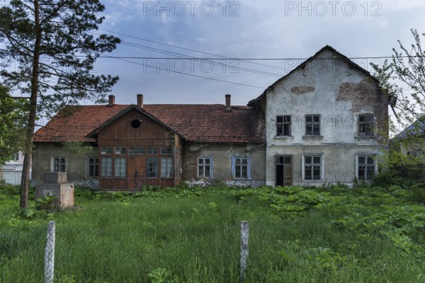 Abandoned school in Ternopillja, former Dornfeld, Ukraine