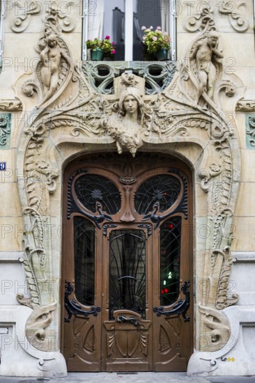 Art Nouveau façade on Avenue Rapp, Paris, France