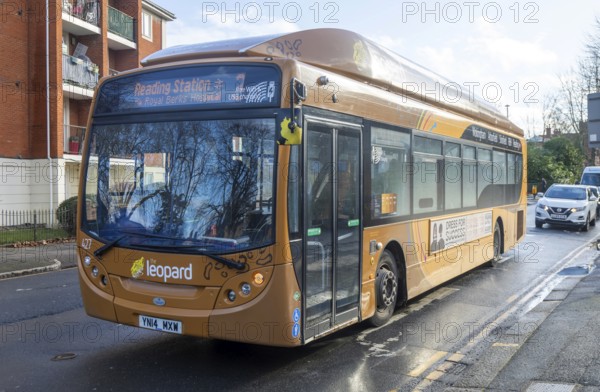 Single-decker Scania K270UB ADL Enviro300SG, Leopard bus service 3 Reading Station, Reading, Berkshire, England, UK