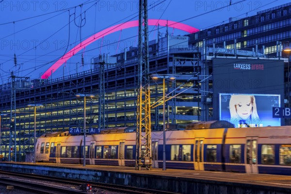 Regional train at Cologne-Messe/Deutz station, 2nd largest train station in Cologne, transfer station between long-distance and local transport, exhibition station, 8 platform tracks, Lanxess Arena arch, North Rhine-Westphalia, Germany