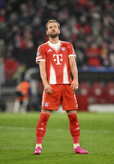 Harry Kane FC Bayern Munich FCB (09) disappointed after missing penalty, penalty kick, Football UEFA Champions League, CL, Allianz Arena, Munich, Bayern, Germany