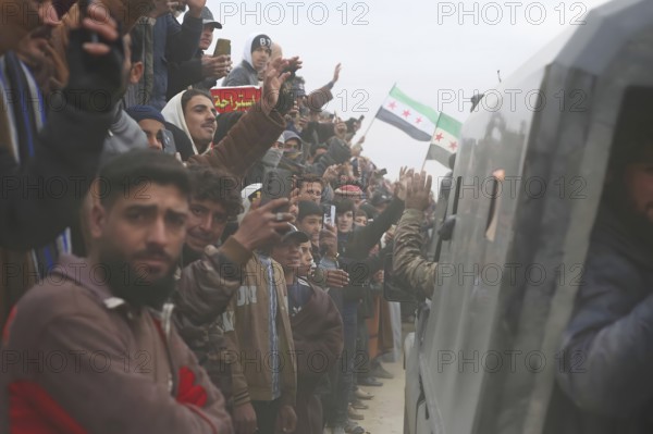 In Raqqa, Syria on January 17, 2026, local civilians are seen welcoming Syrian Army soldiers following their deployment across dozens of villages in northeast Syria. The troops moved into the area after the withdrawal of Kurdish SDF forces, Raqqa, Raqqa, Syria