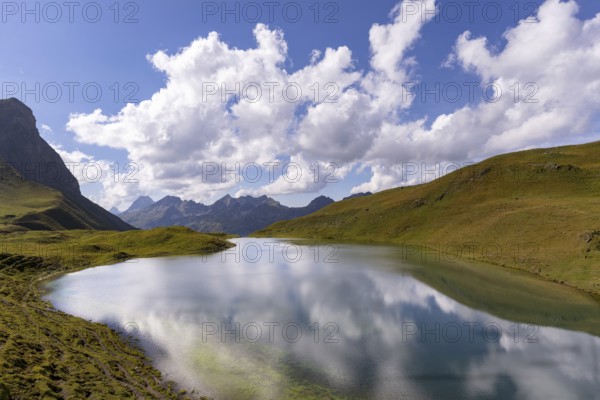 Rappensee, left Kleiner Rappenkopf, 2276m, behind the Schafalpenköpfe, above it the Mindelheimer via ferrata, Allgäu Alps, Allgäu, Bavaria, Germany