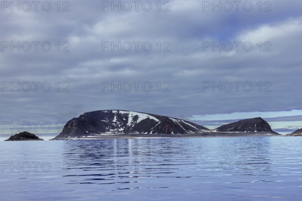 Phippsøya / Phipps Island in the Arctic Ocean, largest island in Sjuøyane, archipelago north of Nordaustlandet, Svalbard / Spitsbergen, Norway