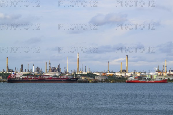 Gas tanker, Esso Oil Terminal, Southampton, Hampshire, UK