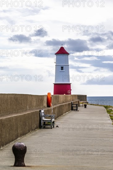 Berwick Pier and Lighthouse, Berwick-upon-Tweed, England, UK