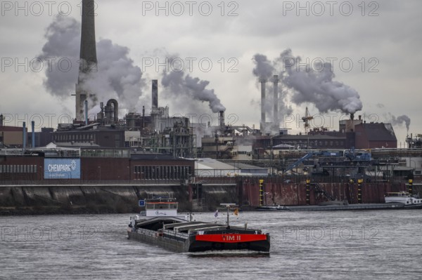 Chempark Krefeld-Uerdingen, around 40 companies are located in the chemical park on the Rhine, there are 3 chemparks in North Rhine-Westphalia, cargo ship on the Rhine, Germany