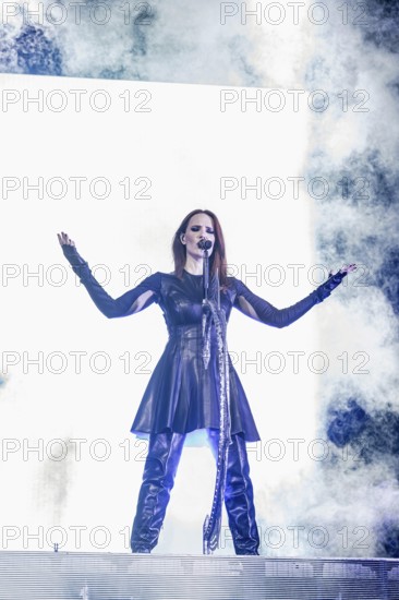 Simone Simons, singer of Epica, live on Arcane Dimensions Tour 2026 at Munich's Zenith on 17.01.2026