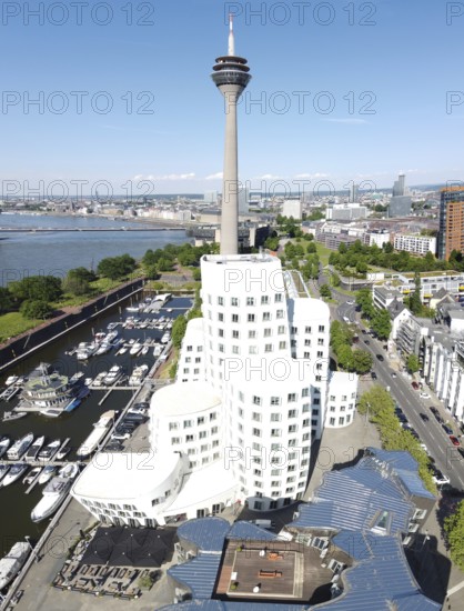 Gehry Bauwerke im Medienhafen Düsseldorf, North Rhine-Westphalia, Germany
