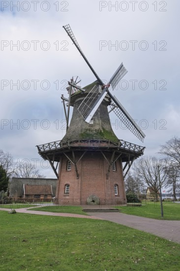 Historic windmill from 1811, Galeriehländer, Bad Zwischenahn, Lower Saxony, Germany