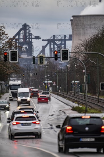 Hüttenwerke Krupp-Mannesmann, HKM in Duisburg-Hüttenheim, 2 blast furnaces, gas power plant cooling towers, Ehinger Straße, North Rhine-Westphalia, Germany