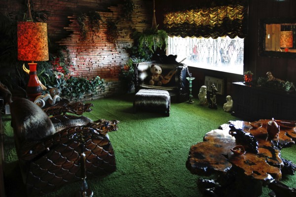 Living area with lush greenery and cozy atmosphere in Graceland, Memphis, Tennessee, USA