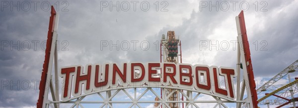 Thunderbolt, Luna Park in Coney Island, 1000 Surf Ave, Brooklyn, New York, USA