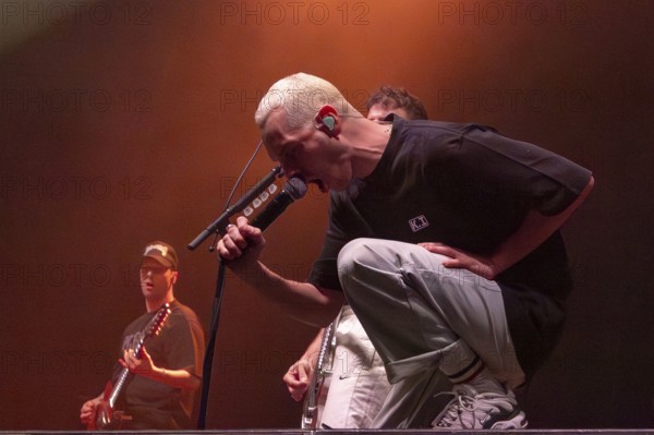 Singer Florent Salfati from LANDMVRKS live at Swiss Life Hall, Hanover, 13.01.2026