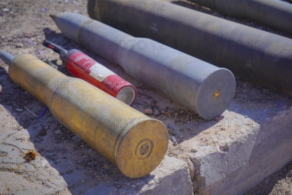 In Seiyun, Yemen on January 04, 2026, abandoned tanks and unexploded artillery shells litter the streets following violent clashes between the Yemeni Armed Forces and the UAE-backed STC. The heavy fighting resulted in the withdrawal of STC forces from the city and the takeover by government troops under the cover of Saudi aerial support, Hadhramaut, Seiyun, Yemen