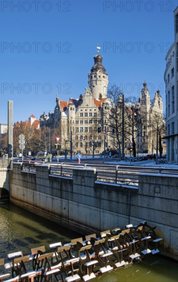 Pleißemühlgraben in front of the New Town Hall, monument by Hugo Licht, in winter with snow, Leipzig, Saxony, Germany