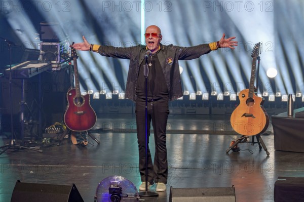 Toni Krahl and the Kinx from Prenzlauer Berg live on The same was the tour in Berlin's Friedrichstadtpalast on 12.01.2026