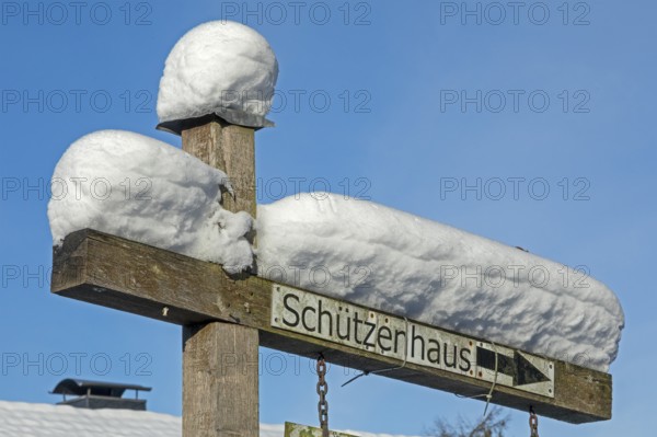 Snowy signpost, winter, snow, Sieversen, Samtgemeinde Rosengarten, Lower Saxony, Germany