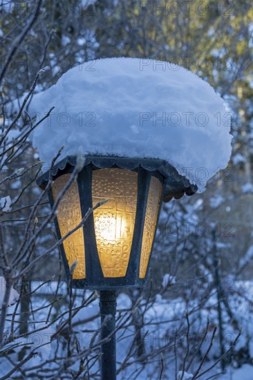 Snowy garden lamp, winter, snow, Sieversen, Samtgemeinde Rosengarten, Lower Saxony, Germany